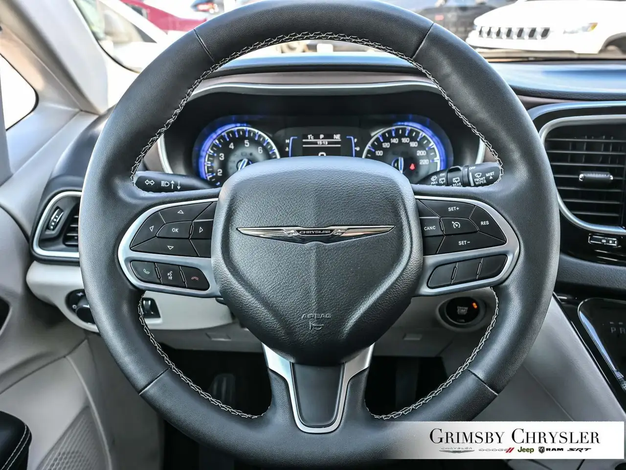 Chrysler Grand Caravan снимка Chrysler Grand Caravan
