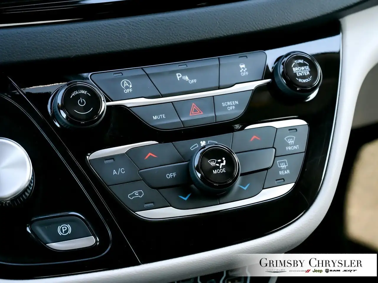 Chrysler Grand Caravan снимка Chrysler Grand Caravan