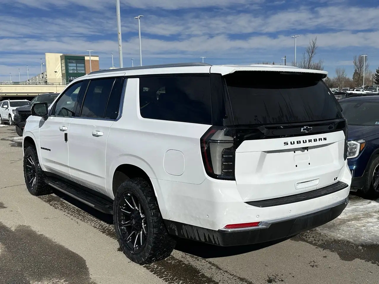 Chevrolet Suburban снимка Chevrolet Suburban