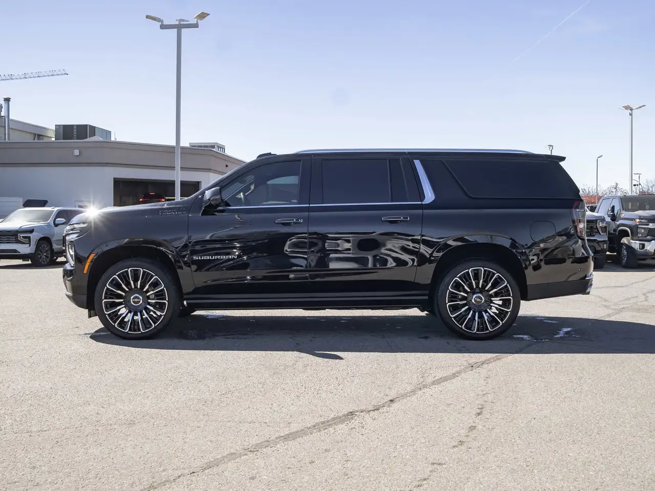 Chevrolet Suburban снимка Chevrolet Suburban