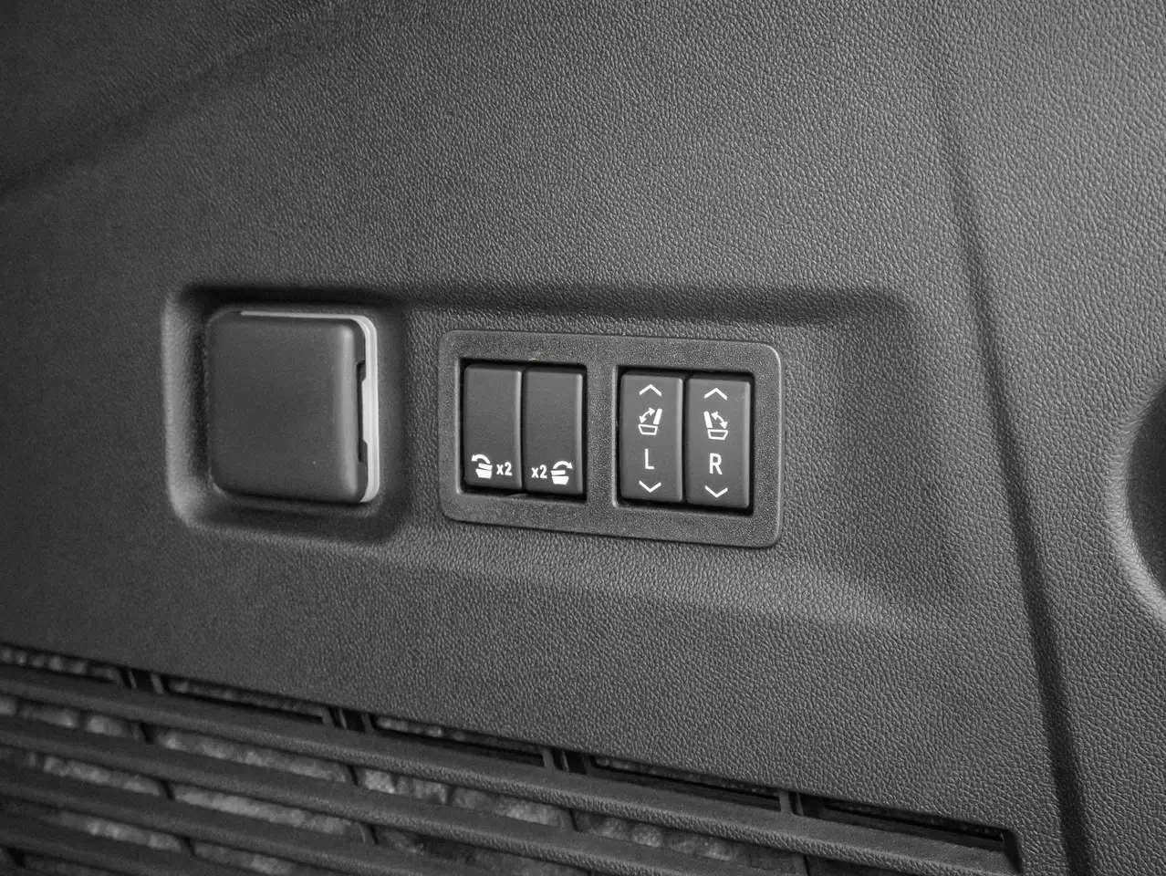 Chevrolet Suburban снимка Chevrolet Suburban