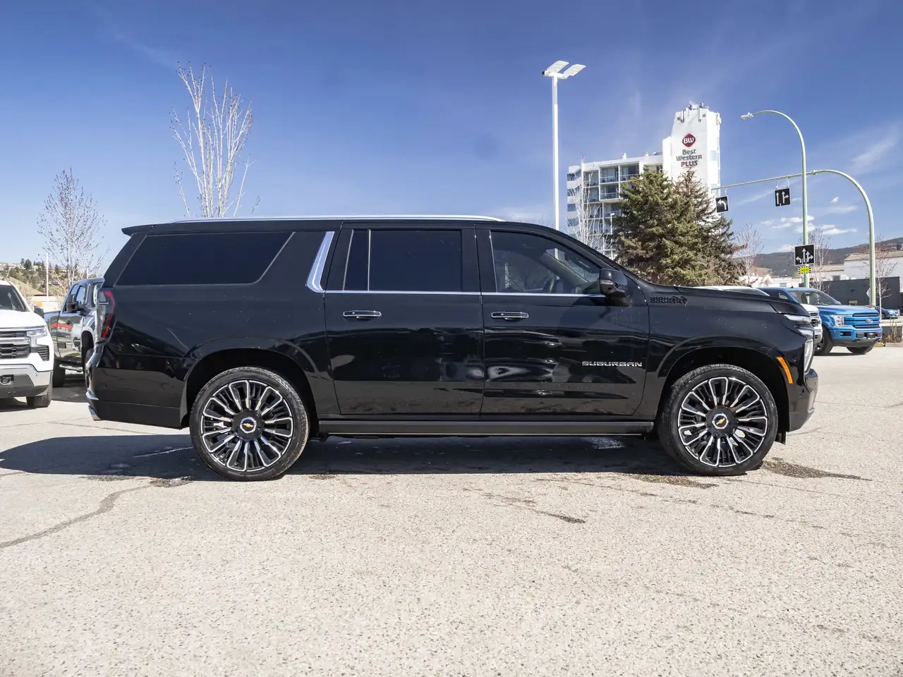 Chevrolet Suburban снимка Chevrolet Suburban