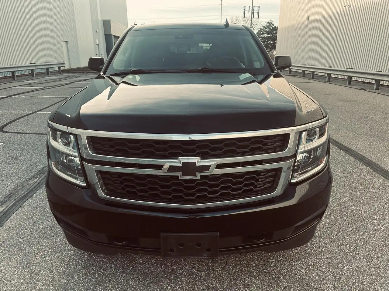 Chevrolet Suburban снимка Chevrolet Suburban