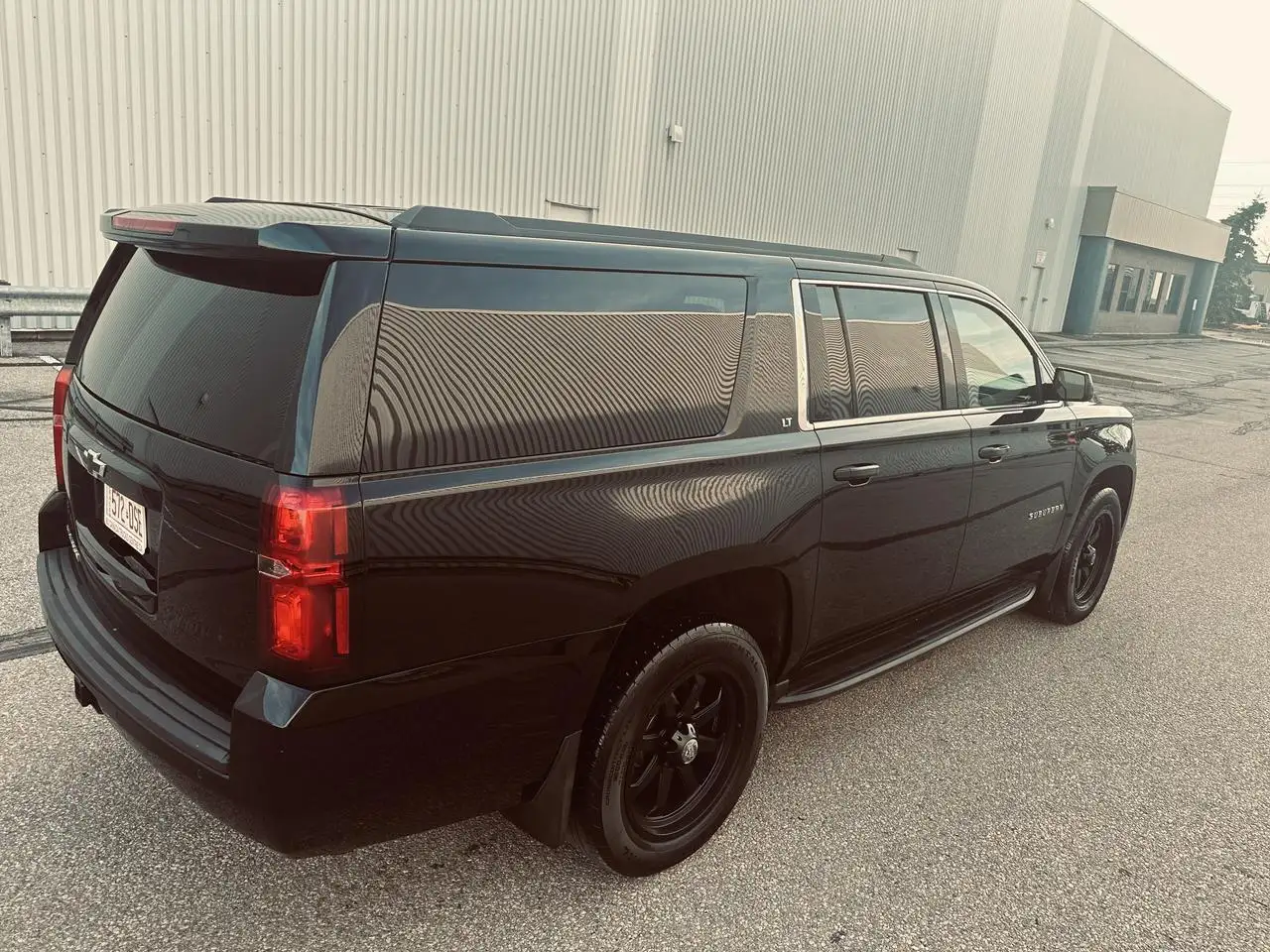 Chevrolet Suburban снимка Chevrolet Suburban