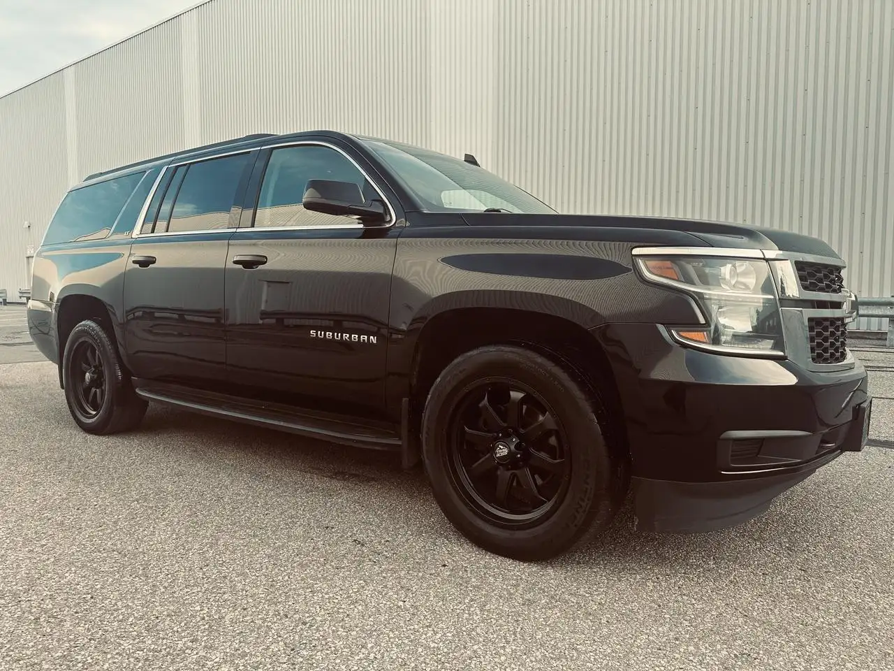 Chevrolet Suburban снимка Chevrolet Suburban