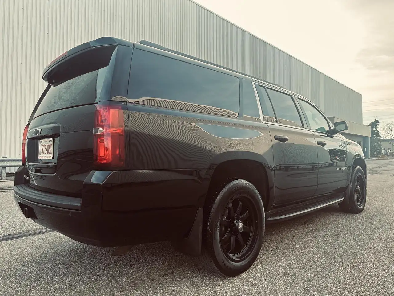 Chevrolet Suburban снимка Chevrolet Suburban