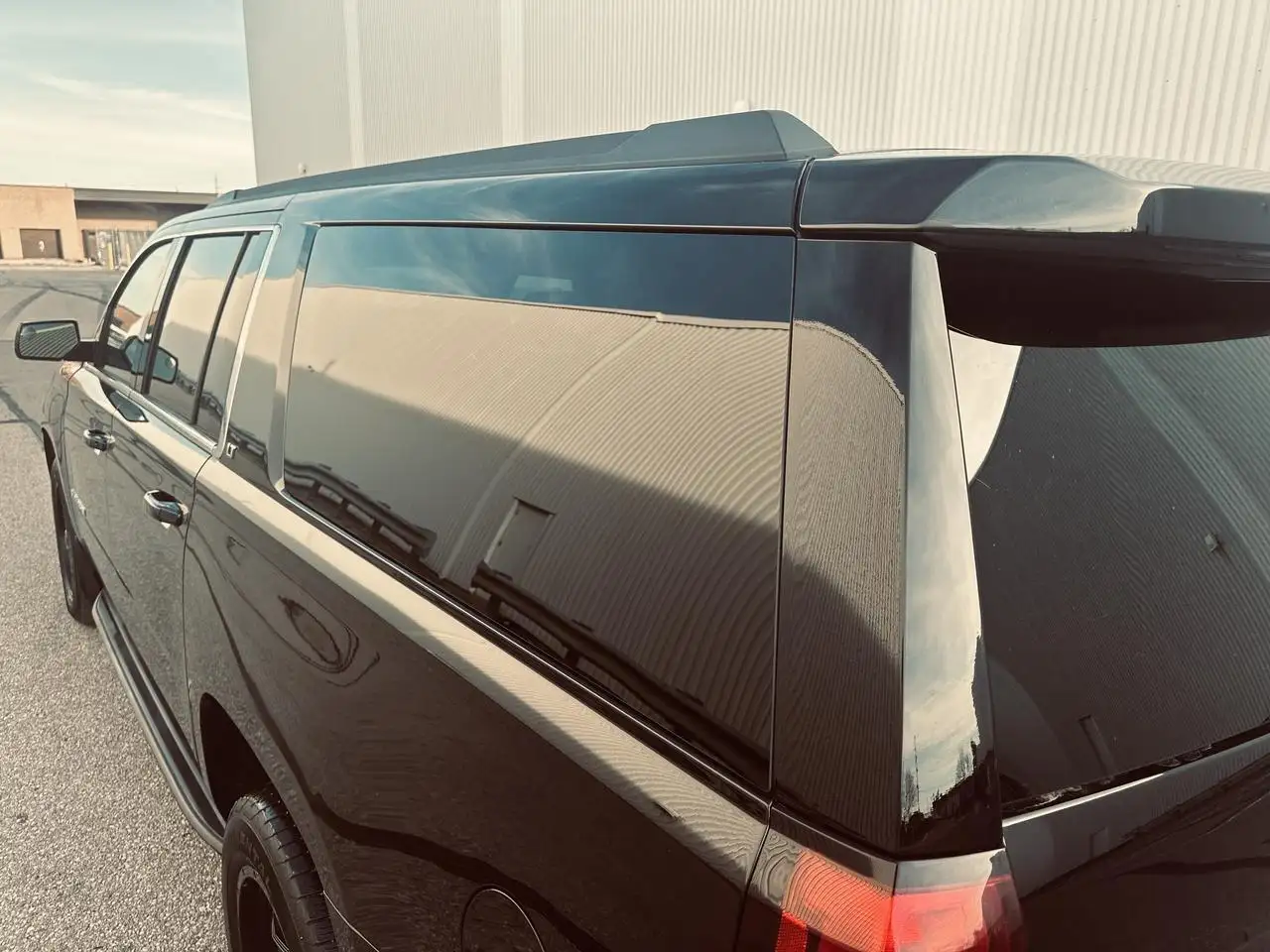Chevrolet Suburban снимка Chevrolet Suburban