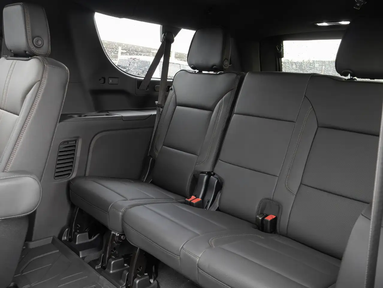 Chevrolet Suburban снимка Chevrolet Suburban