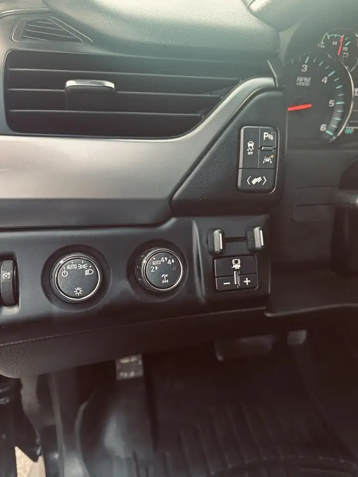 Chevrolet Suburban снимка Chevrolet Suburban