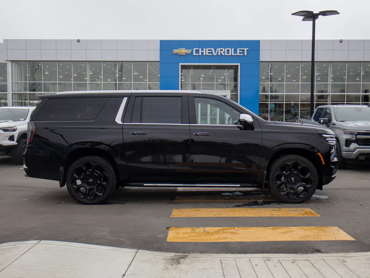 Chevrolet Suburban снимка Chevrolet Suburban