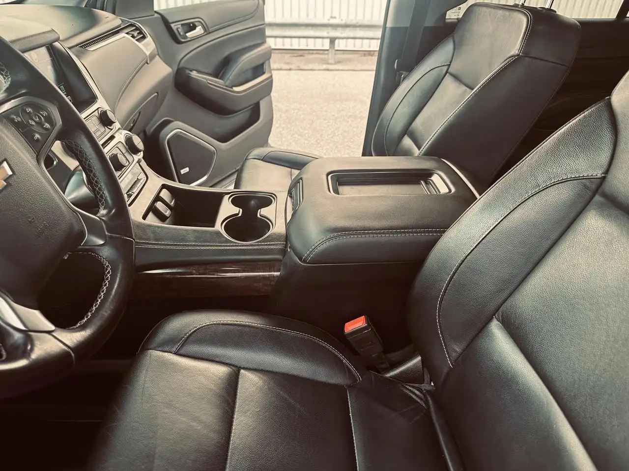 Chevrolet Suburban снимка Chevrolet Suburban