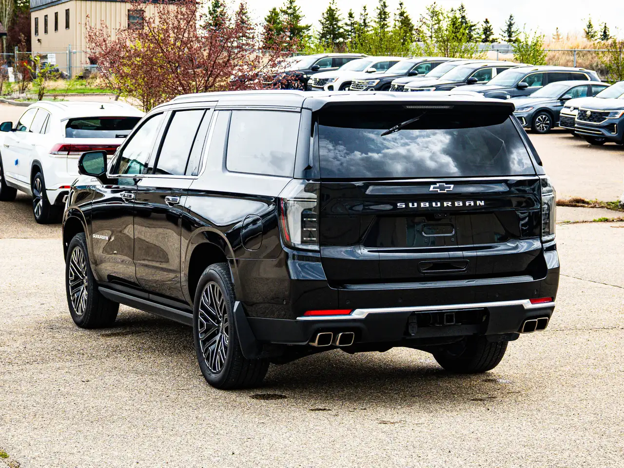 Chevrolet Suburban снимка Chevrolet Suburban