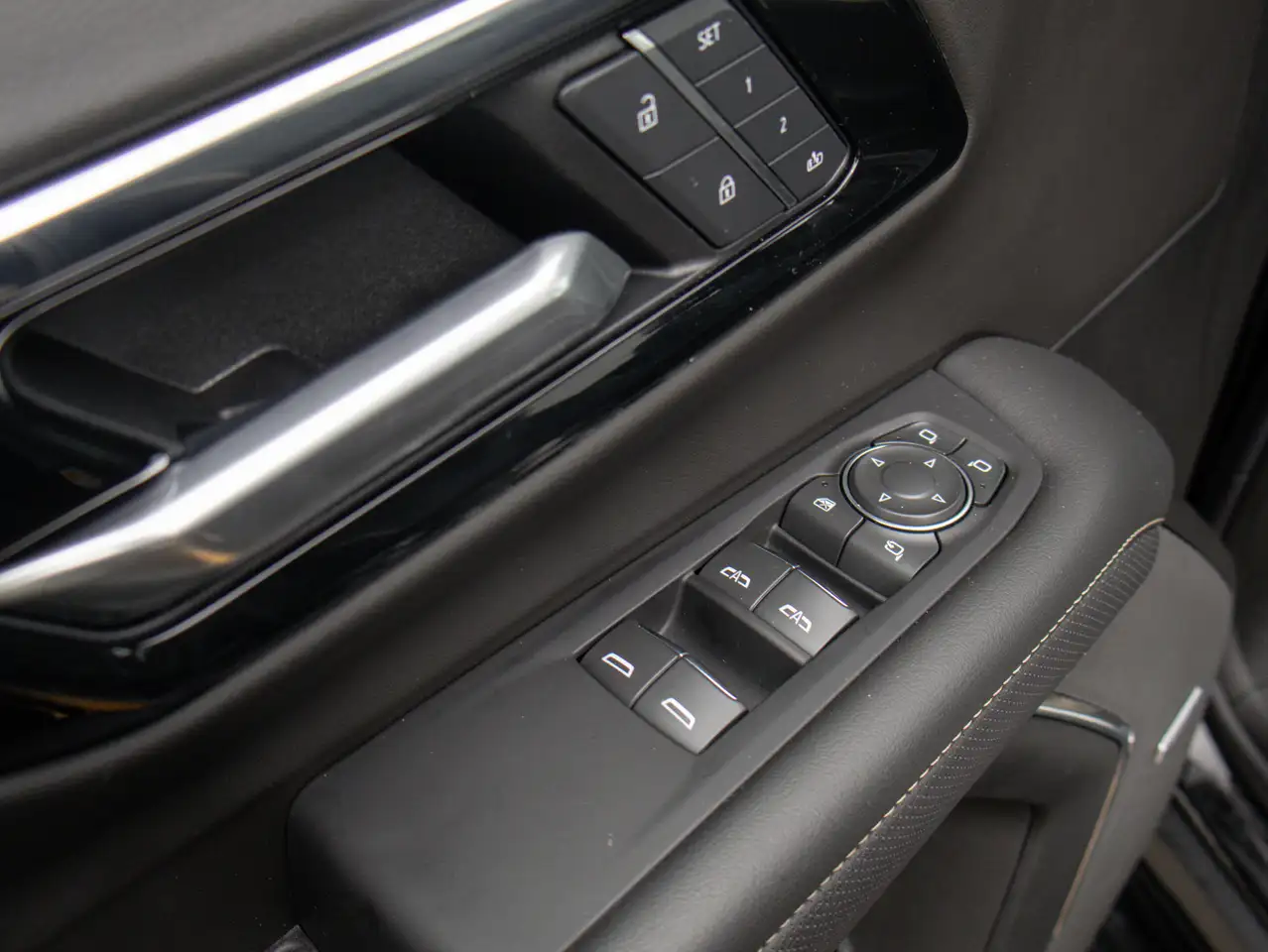 Chevrolet Suburban снимка Chevrolet Suburban