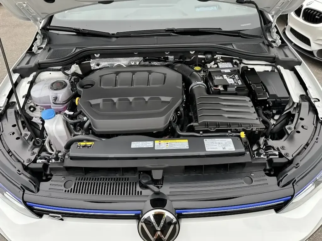 Volkswagen Golf R снимка Volkswagen Golf R