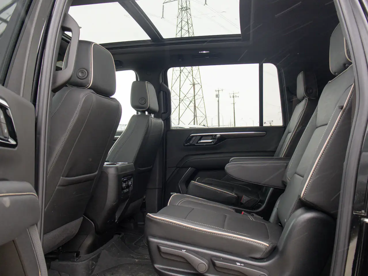 Chevrolet Suburban снимка Chevrolet Suburban