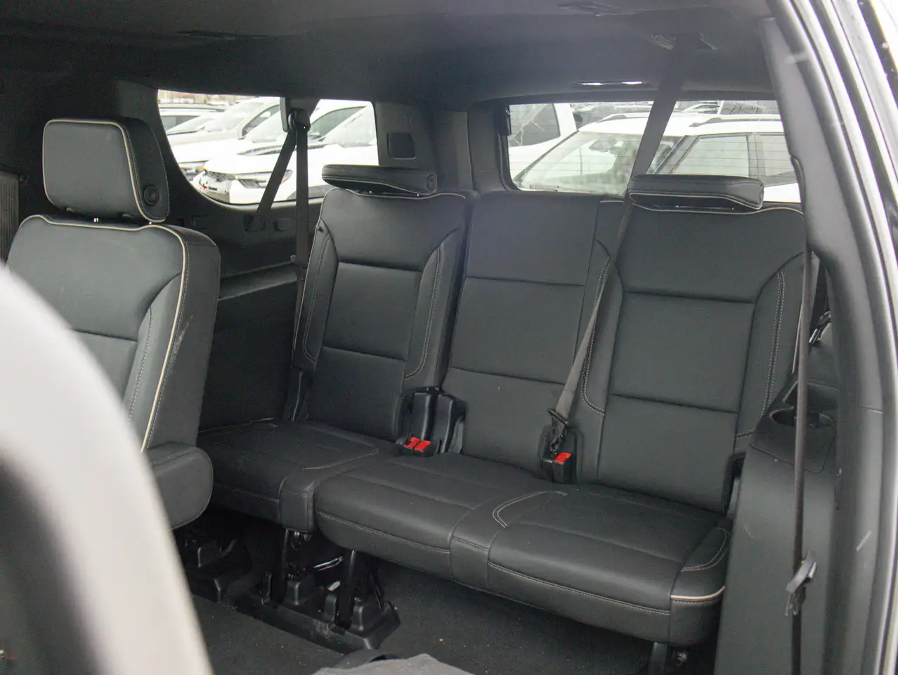 Chevrolet Suburban снимка Chevrolet Suburban