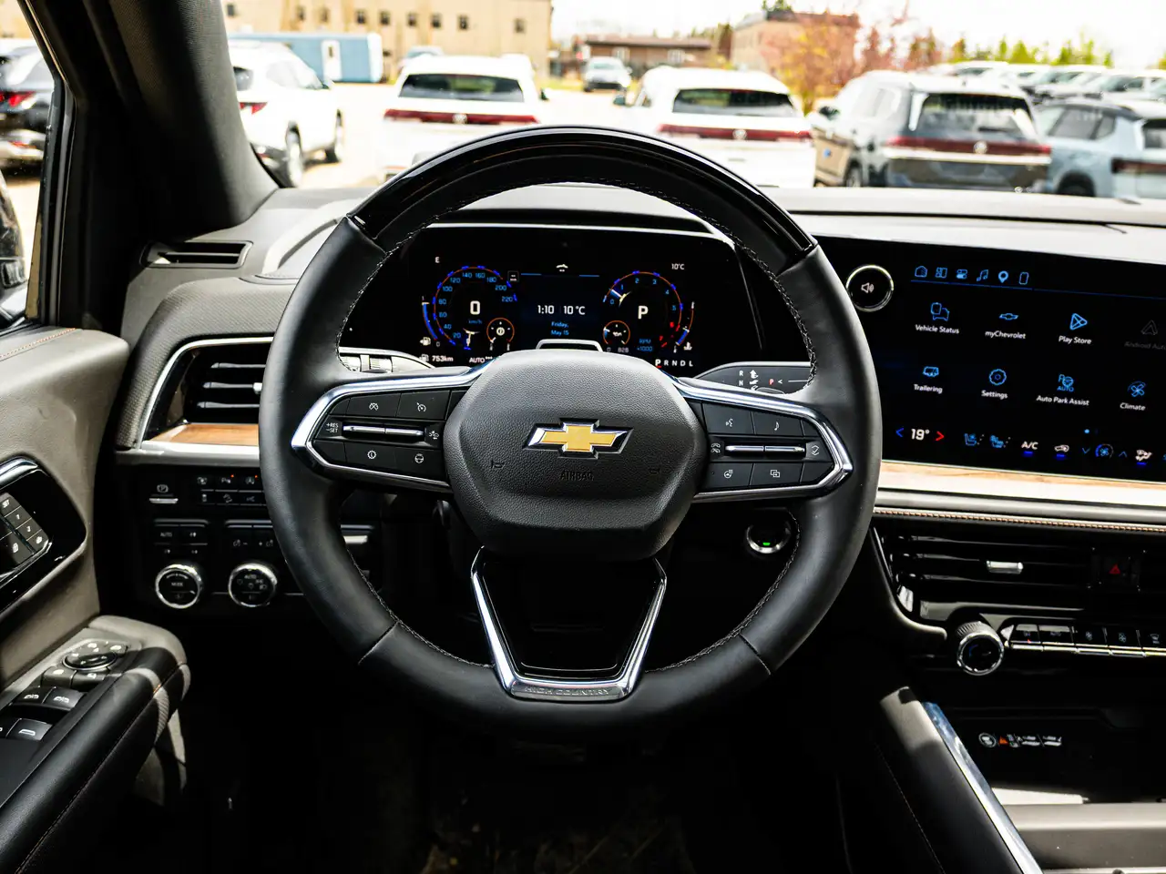 Chevrolet Suburban снимка Chevrolet Suburban