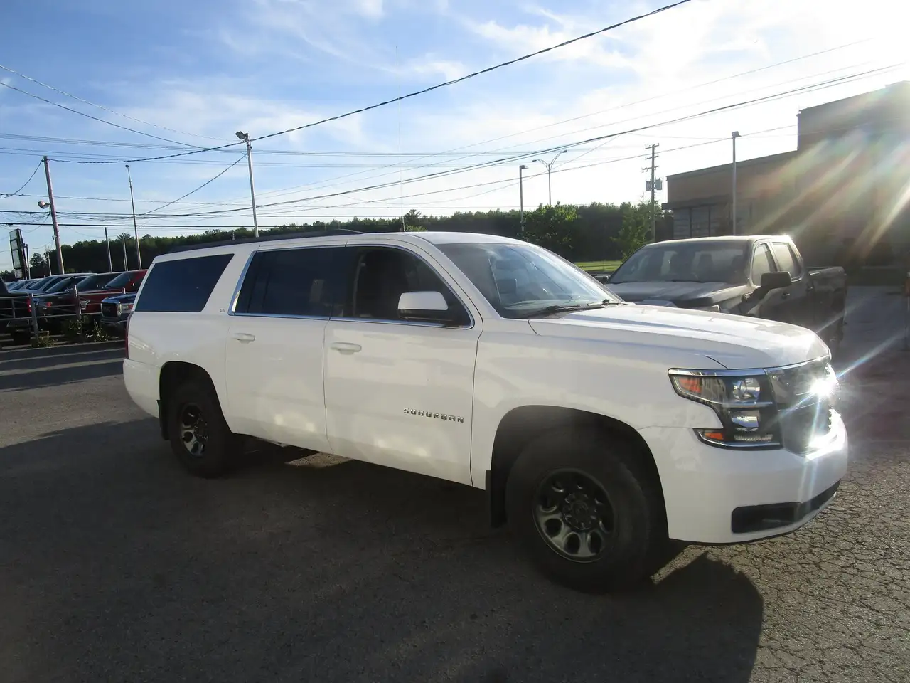 Chevrolet Suburban снимка Chevrolet Suburban