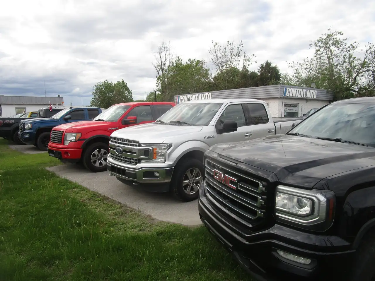 Chevrolet Suburban снимка Chevrolet Suburban