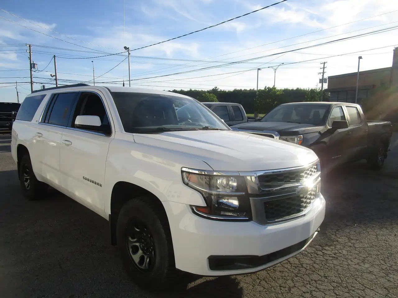 Chevrolet Suburban снимка Chevrolet Suburban