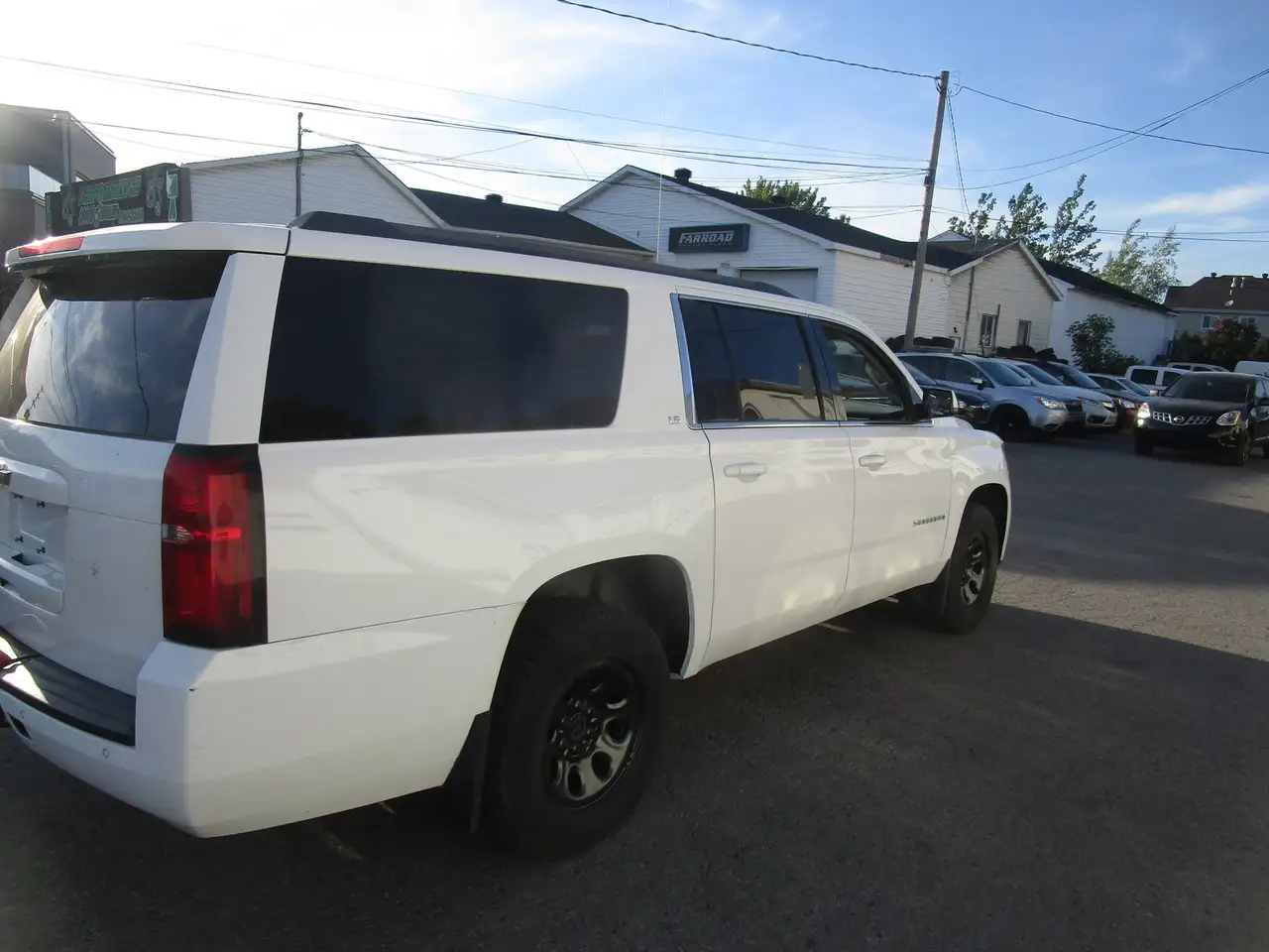 Chevrolet Suburban снимка Chevrolet Suburban