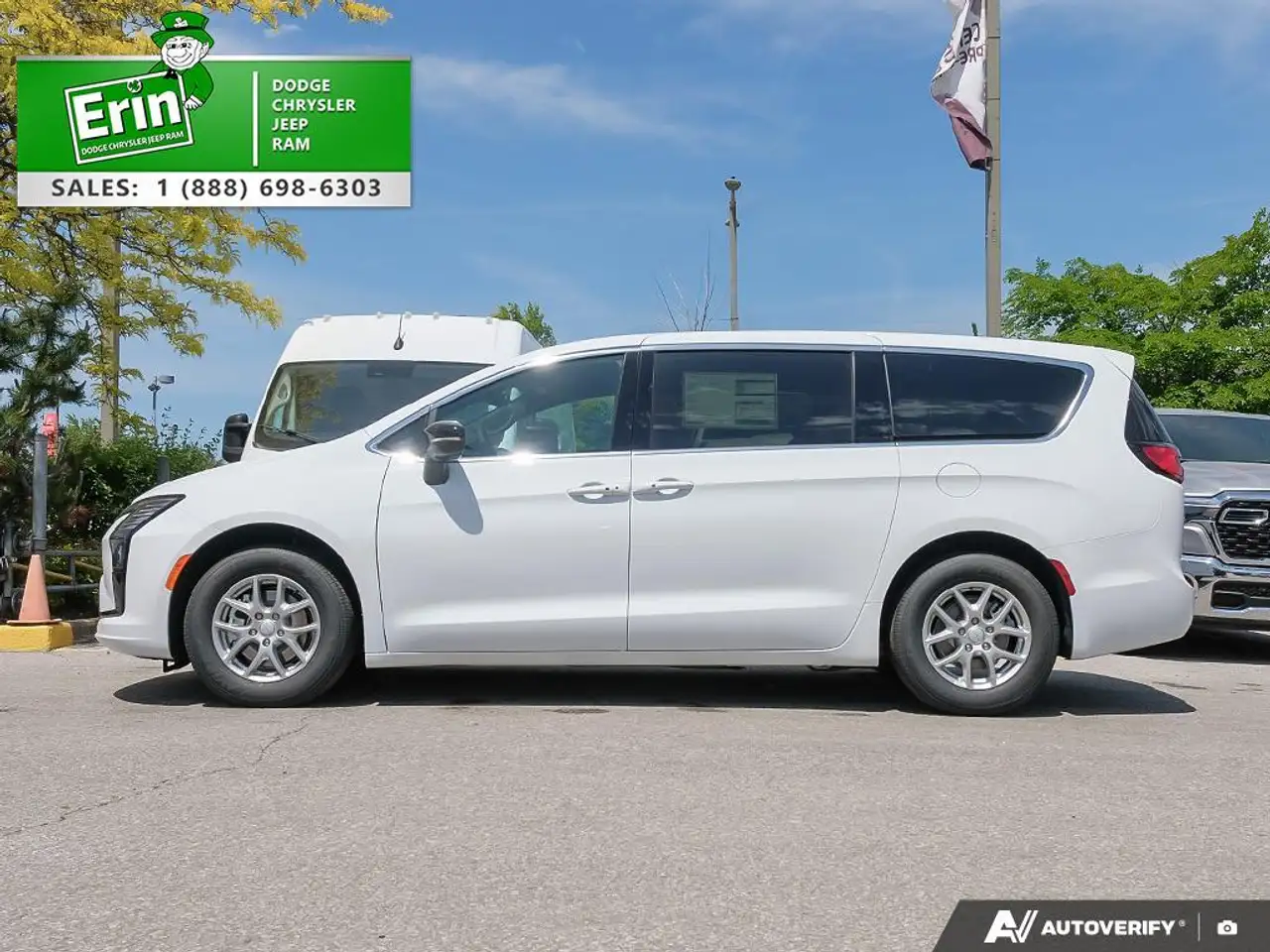 Chrysler Pacifica снимка Chrysler Pacifica