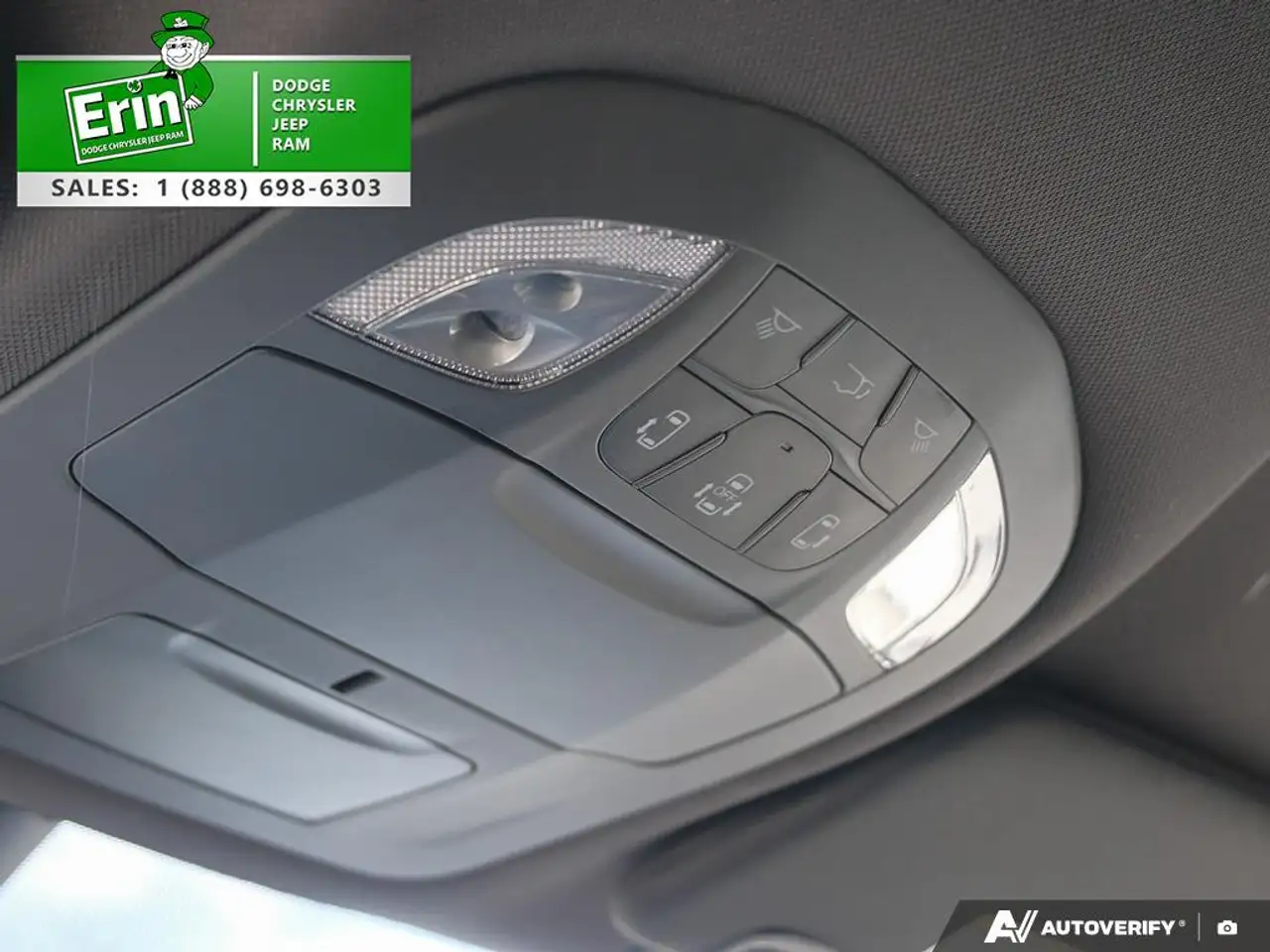 Chrysler Pacifica снимка Chrysler Pacifica