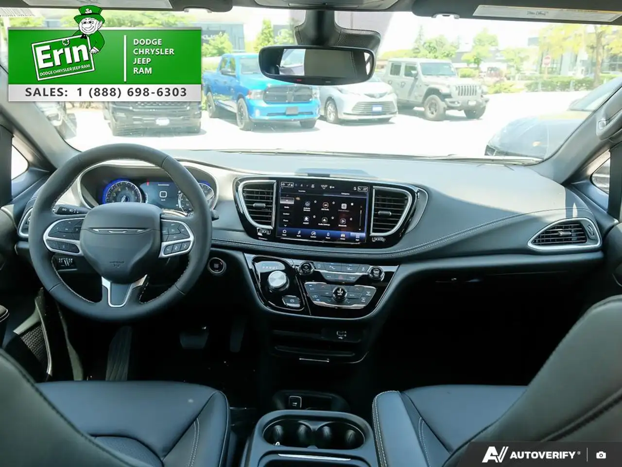 Chrysler Pacifica снимка Chrysler Pacifica