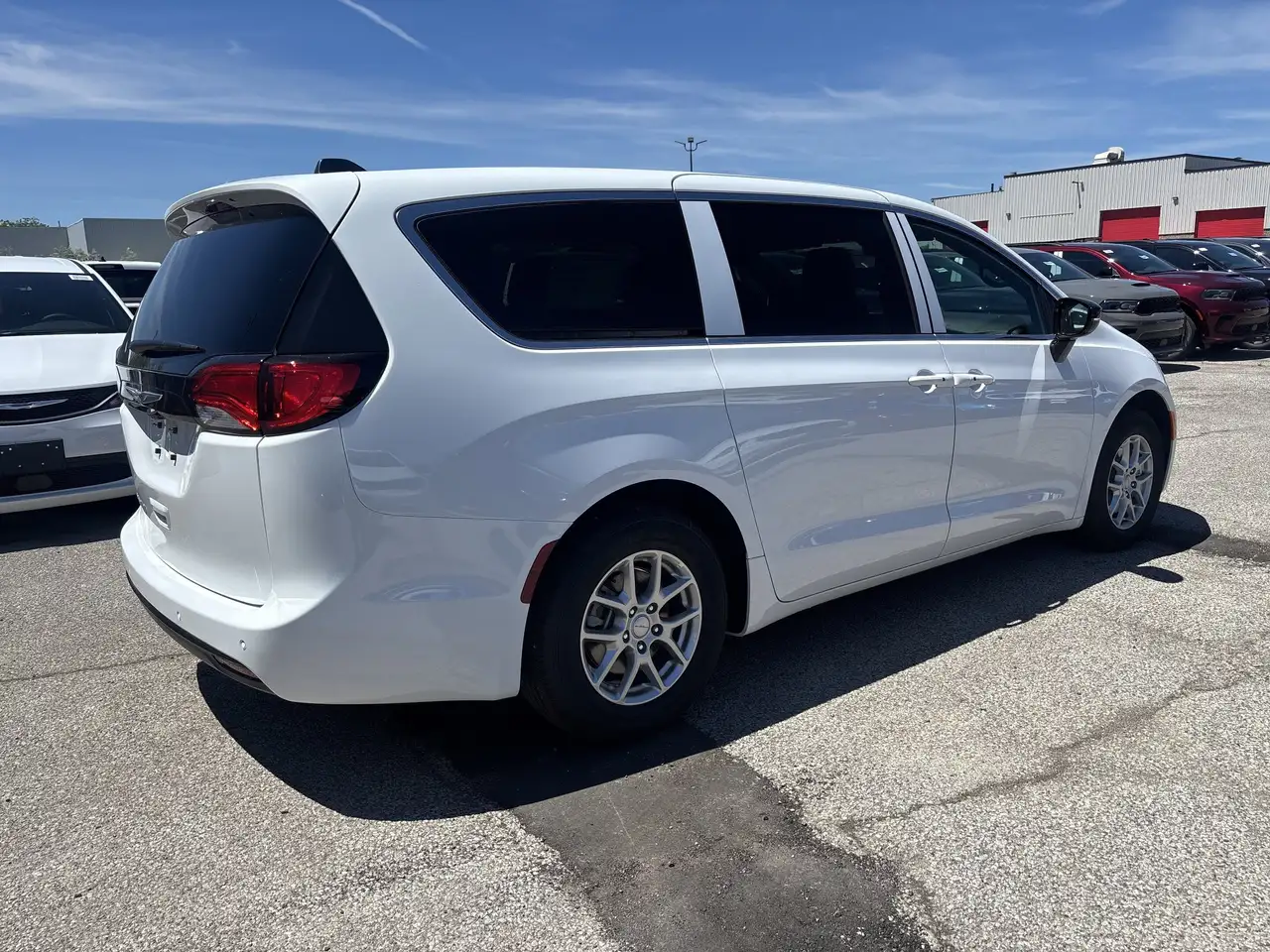 Chrysler Grand Caravan снимка Chrysler Grand Caravan