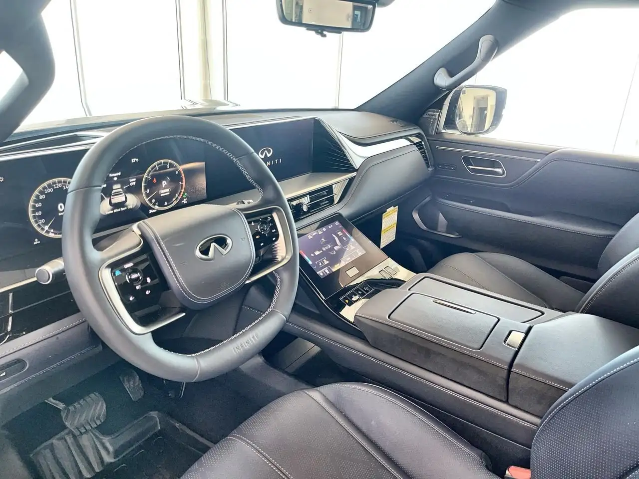 Infiniti QX80 снимка Infiniti QX80