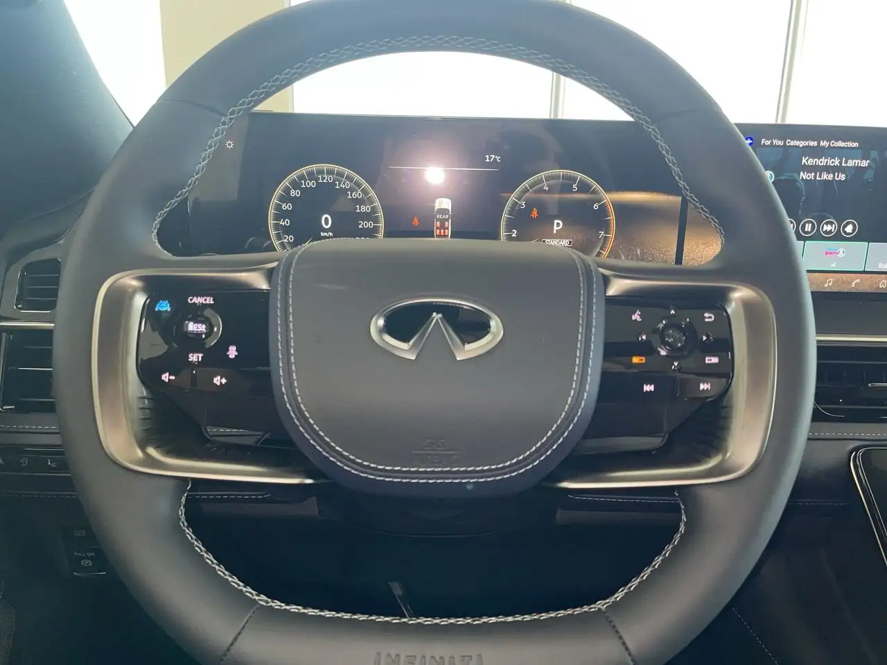 Infiniti QX80 снимка Infiniti QX80