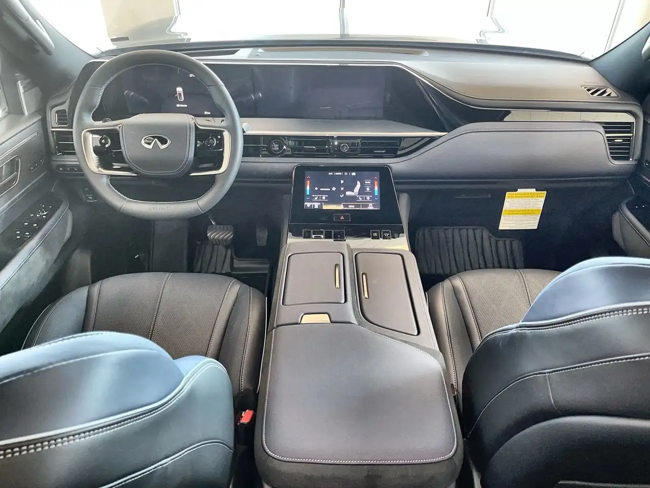 Infiniti QX80 снимка Infiniti QX80