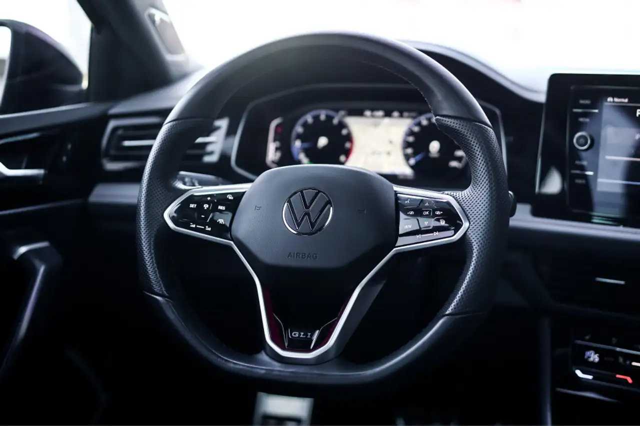 Volkswagen Jetta снимка Volkswagen Jetta