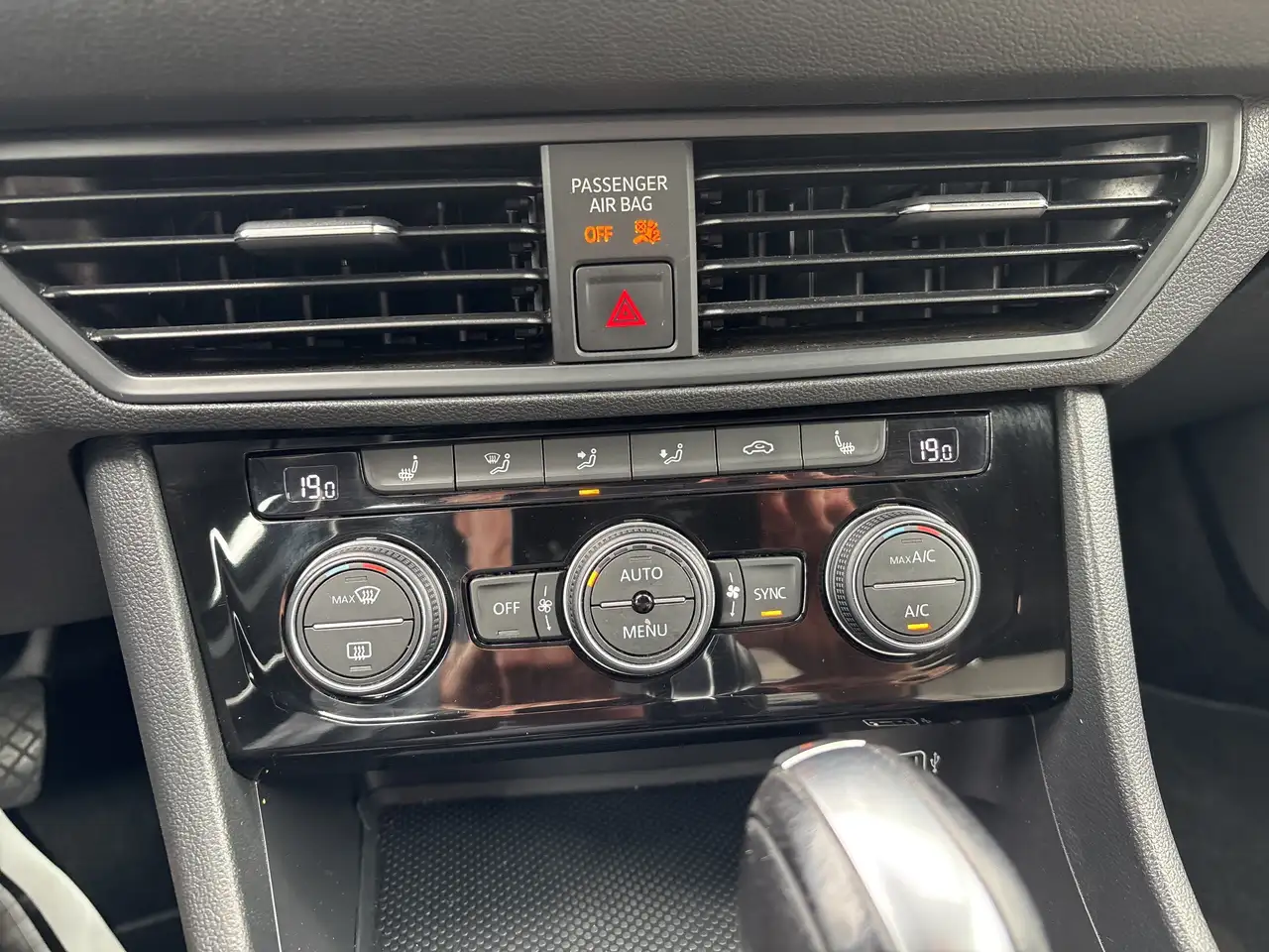 Volkswagen Jetta снимка Volkswagen Jetta
