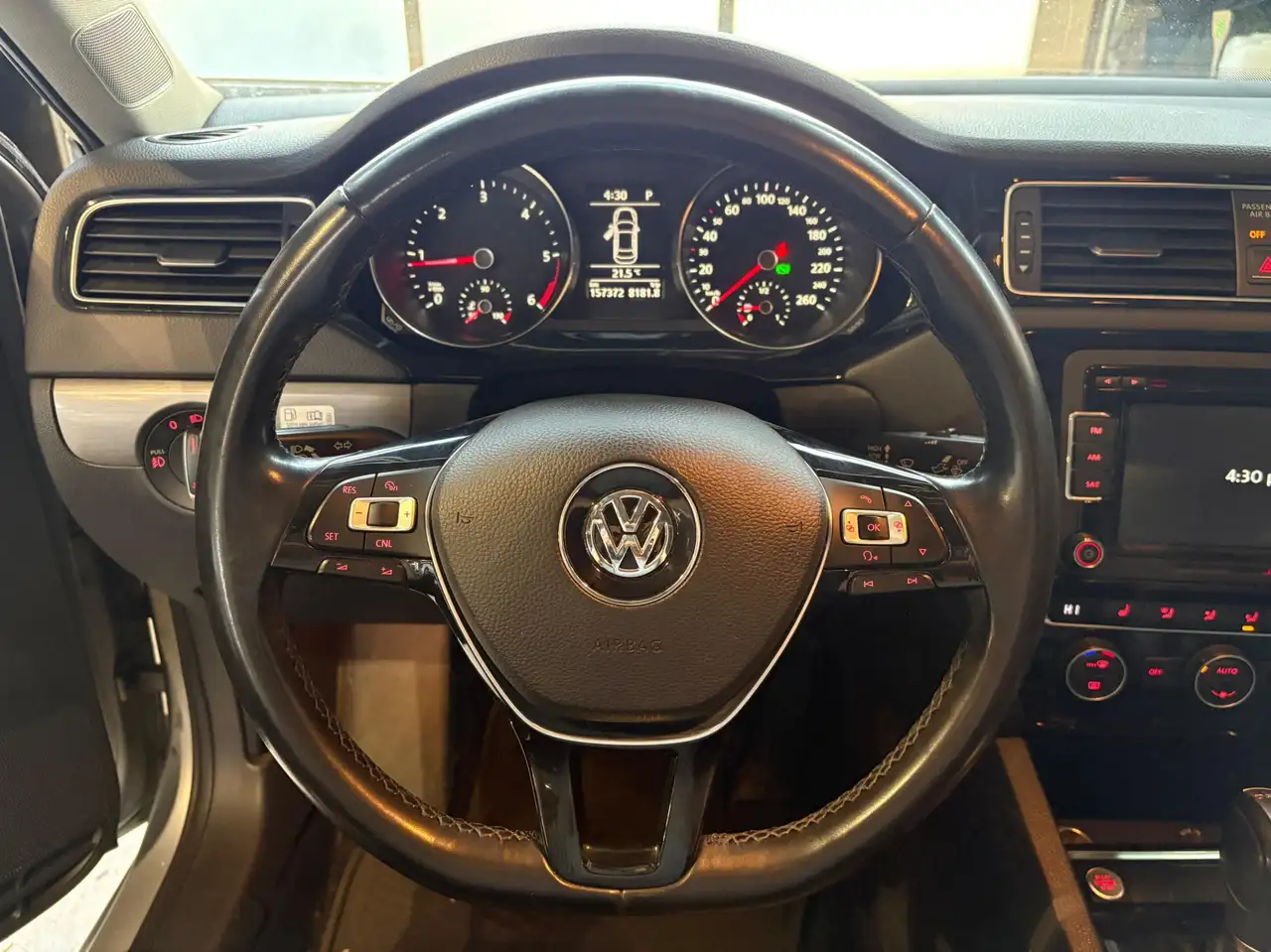 Volkswagen Jetta снимка Volkswagen Jetta