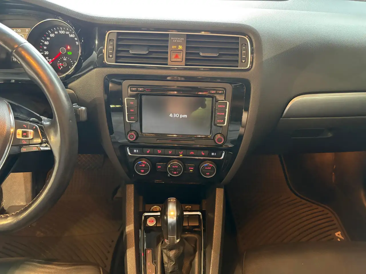 Volkswagen Jetta снимка Volkswagen Jetta
