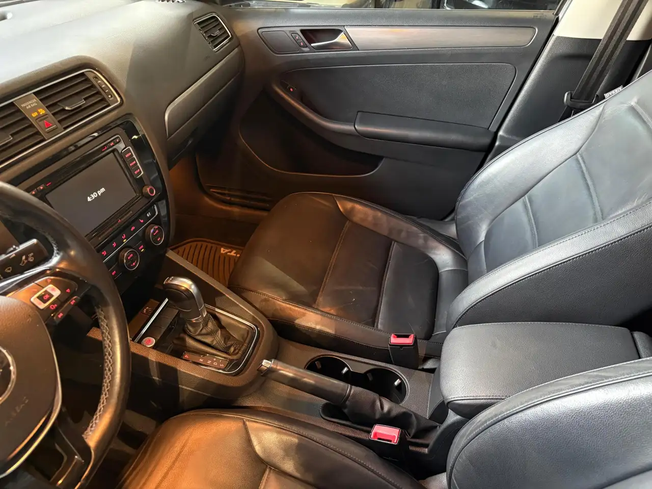 Volkswagen Jetta снимка Volkswagen Jetta