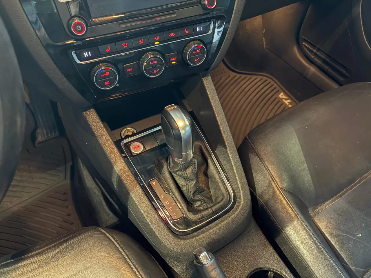 Volkswagen Jetta снимка Volkswagen Jetta