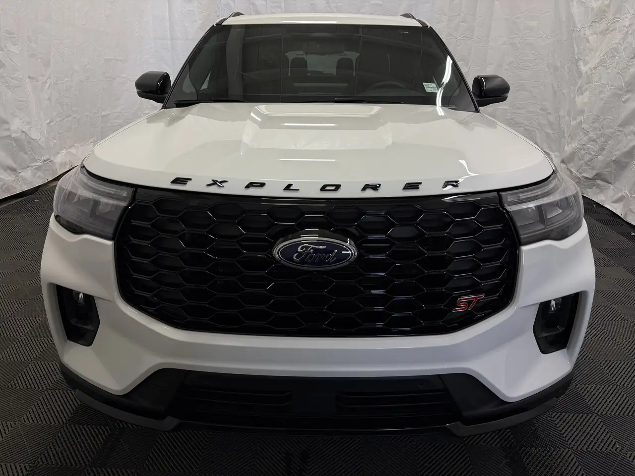 Ford Explorer photo Ford Explorer