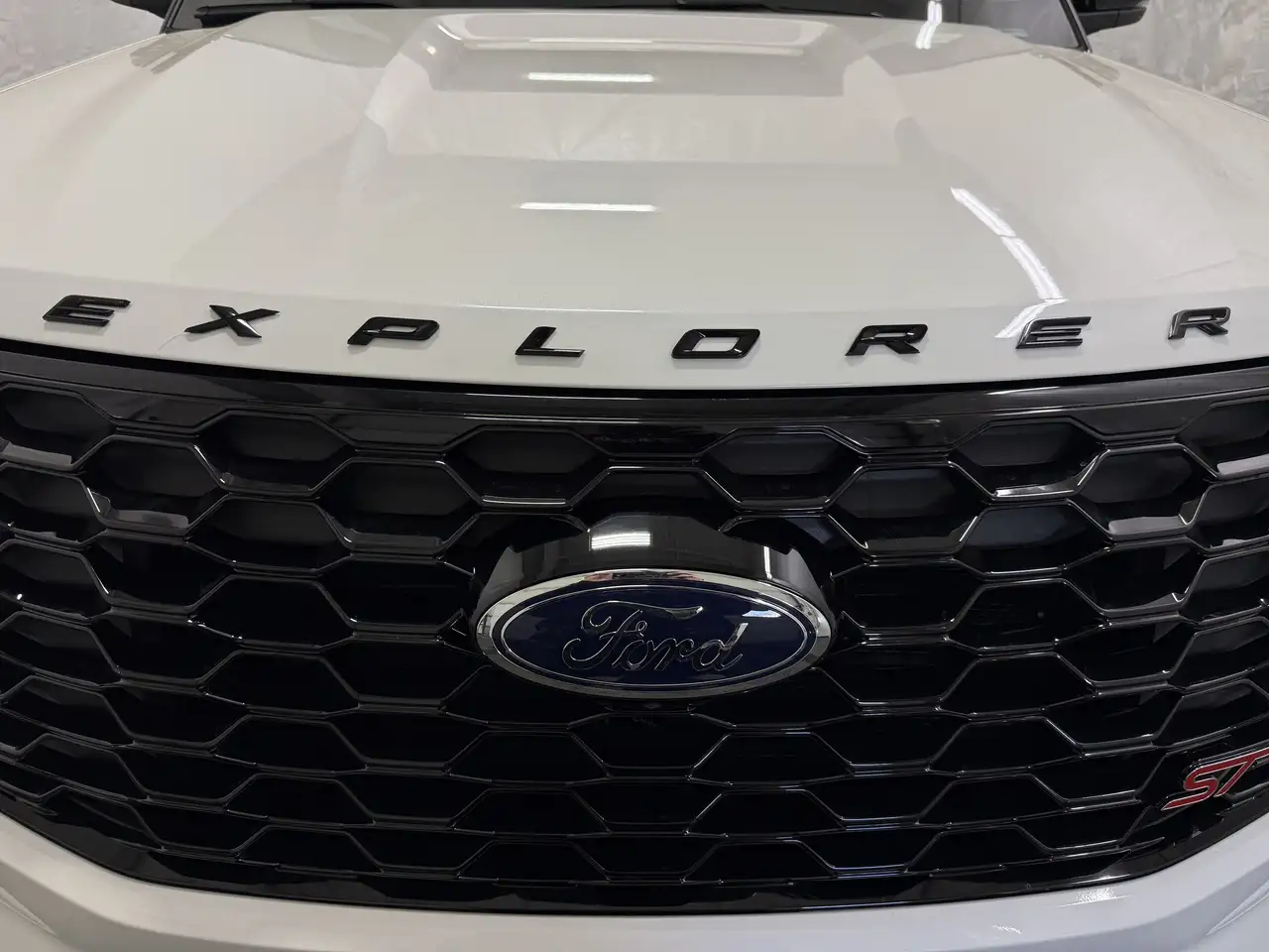 Ford Explorer photo Ford Explorer