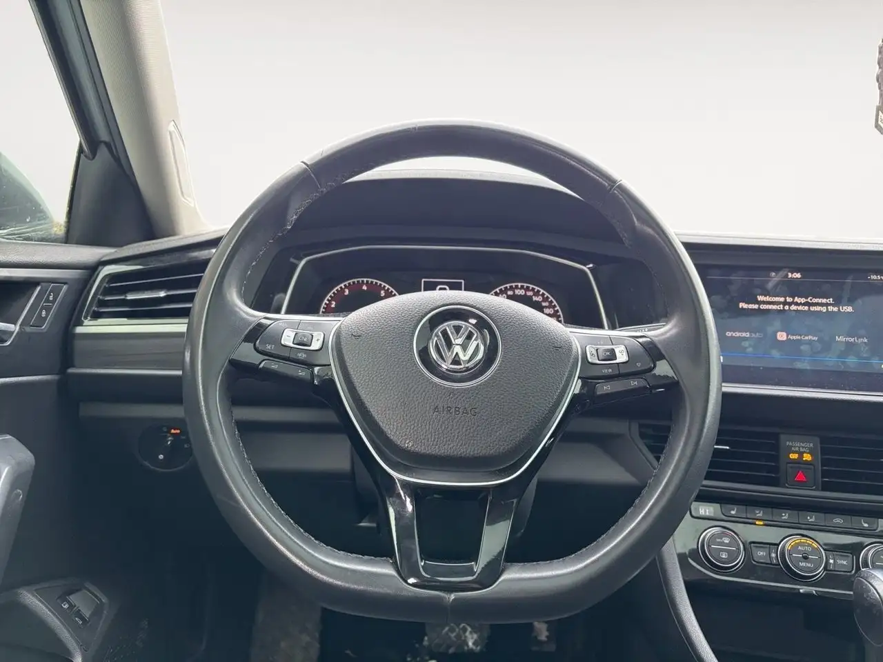 Volkswagen Jetta снимка Volkswagen Jetta