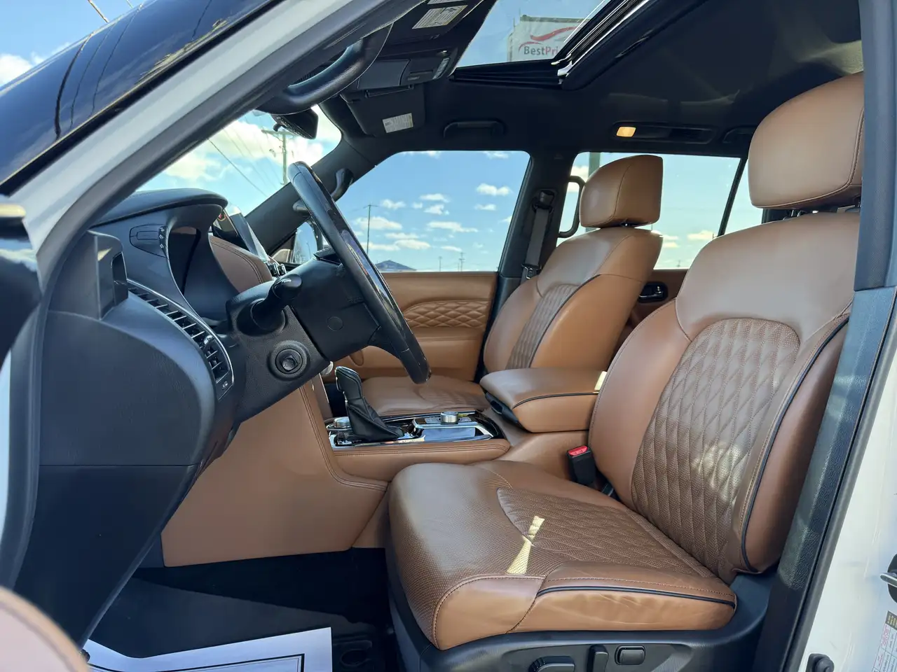Infiniti QX80 fotografie Infiniti QX80