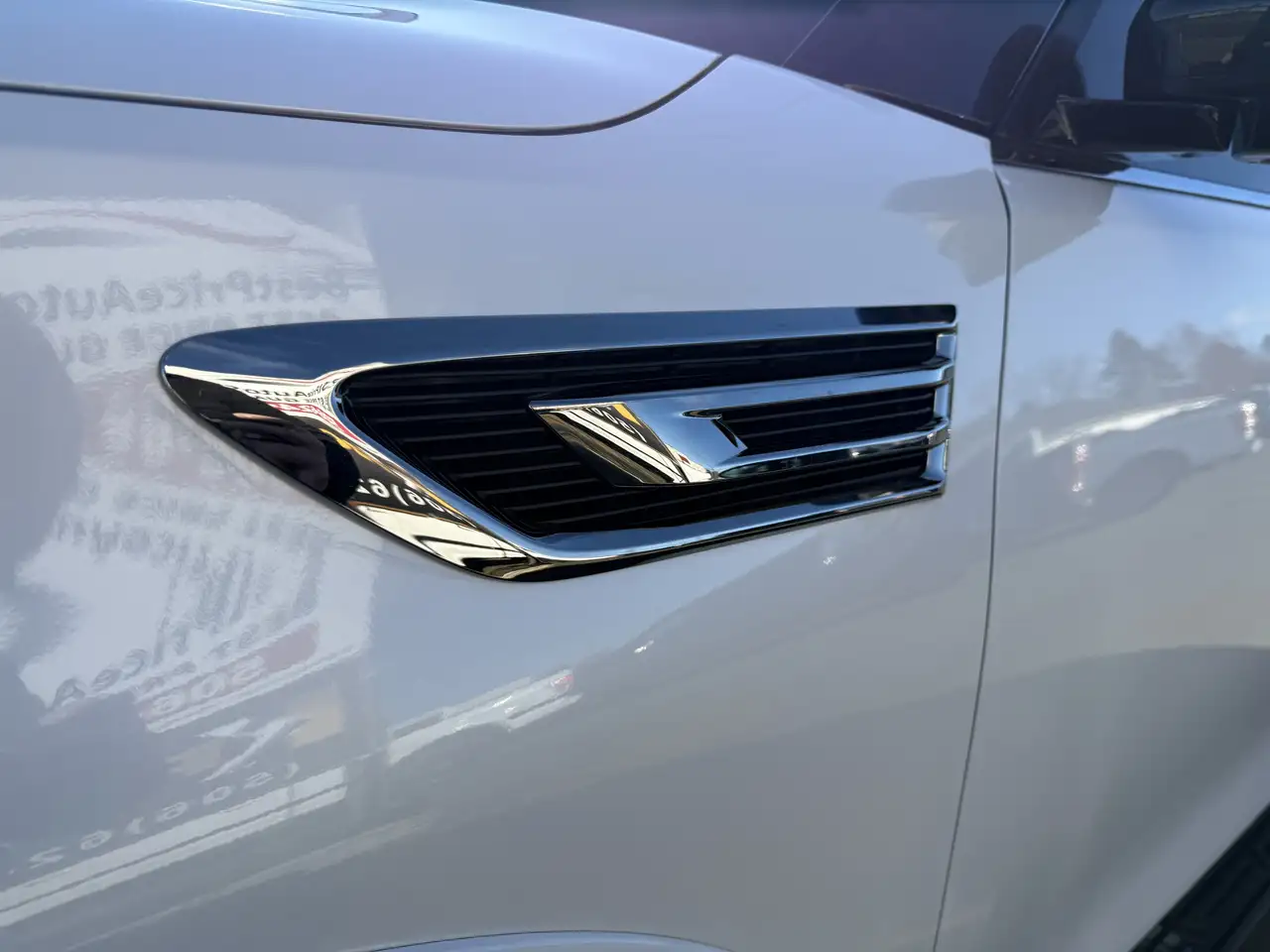 Infiniti QX80 fotografie Infiniti QX80