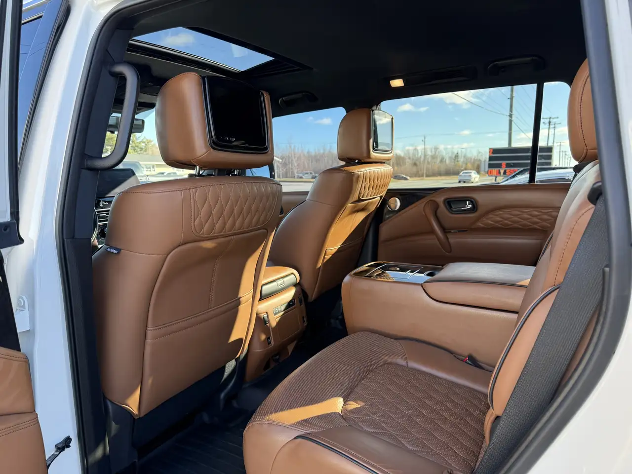 Infiniti QX80 fotografie Infiniti QX80
