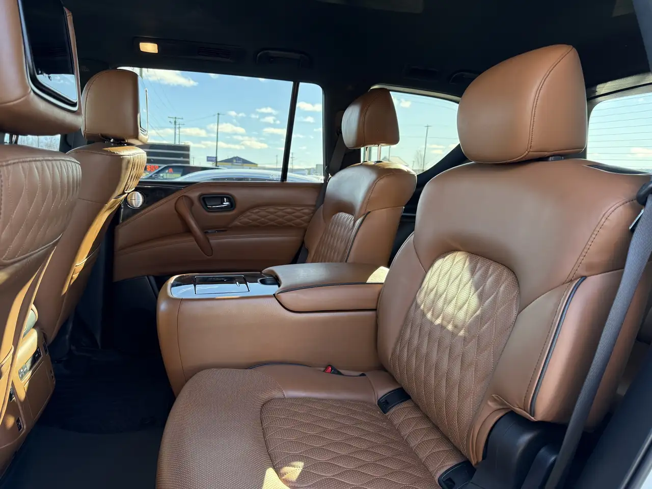 Infiniti QX80 fotografie Infiniti QX80