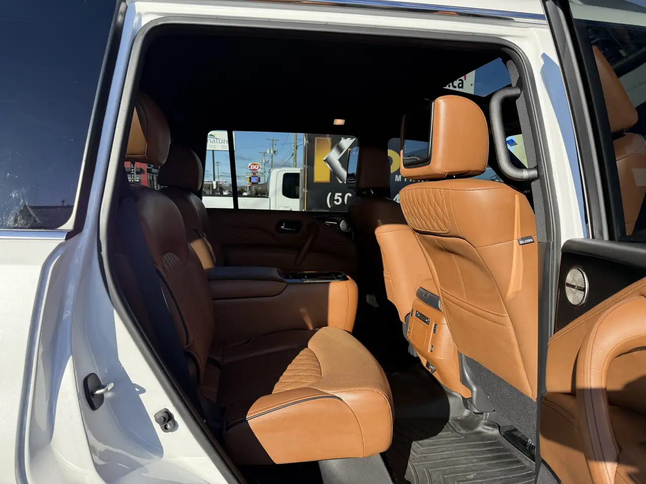 Infiniti QX80 fotografie Infiniti QX80