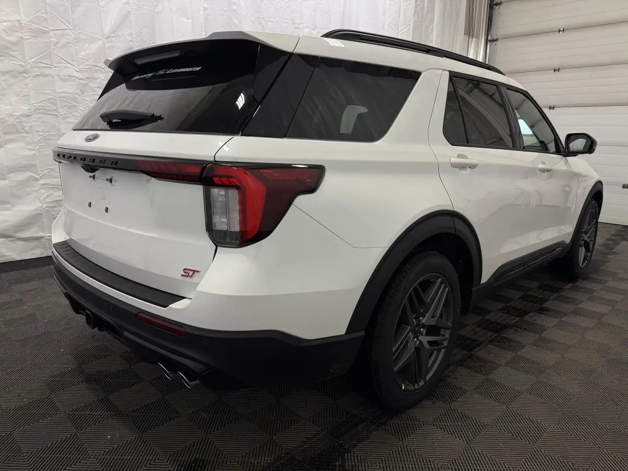 Ford Explorer photo Ford Explorer