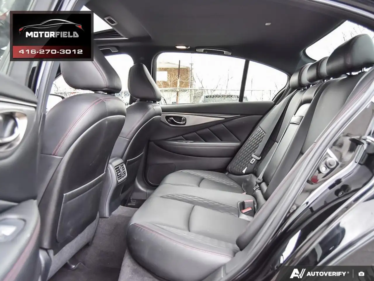 Infiniti Q50 снимка Infiniti Q50