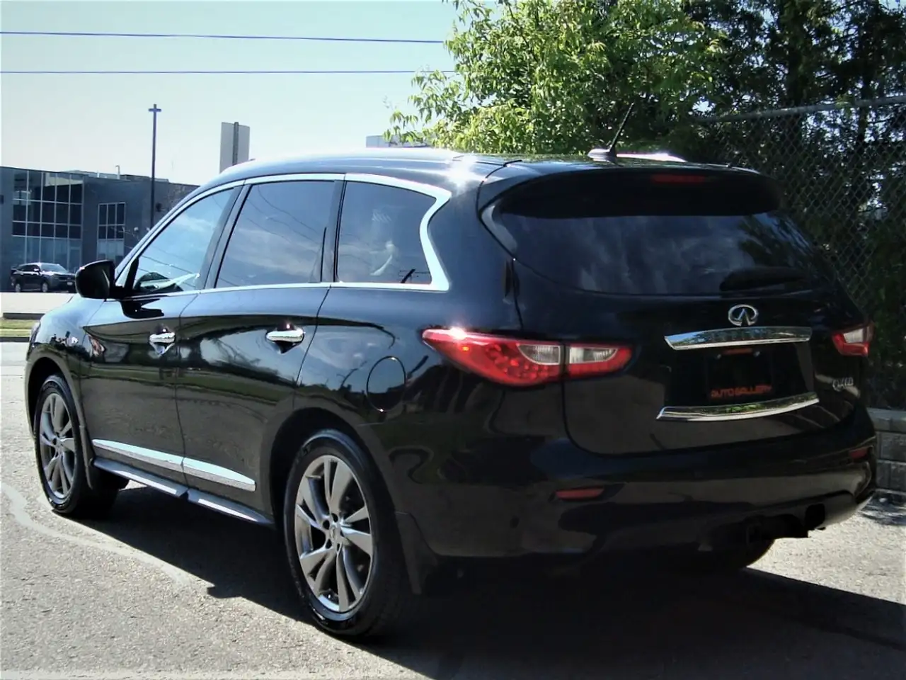 Infiniti QX60 снимка Infiniti QX60