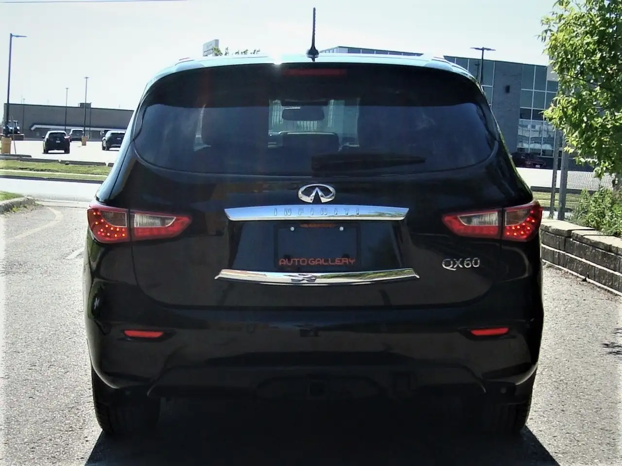 Infiniti QX60 снимка Infiniti QX60